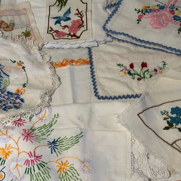 Linens Table Runner Lot of Cross Stitch Flower Basket needlepoint Bird misc 10++ - Picture 9 of 11